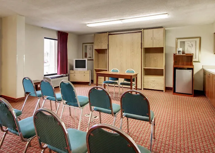 Quality Inn & Suites Clinton - Jackson West